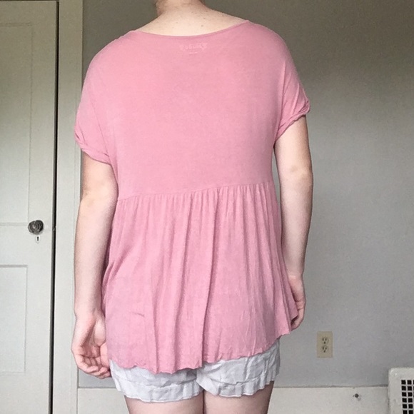 EUC Mudd Flowly Peplum Top - Picture 2 of 6